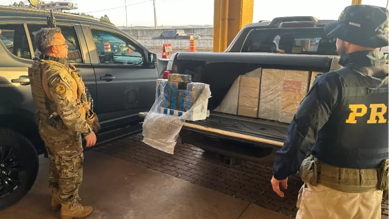 Paraguaio é preso transportando 700 celulares na BR-277 em Cascavel