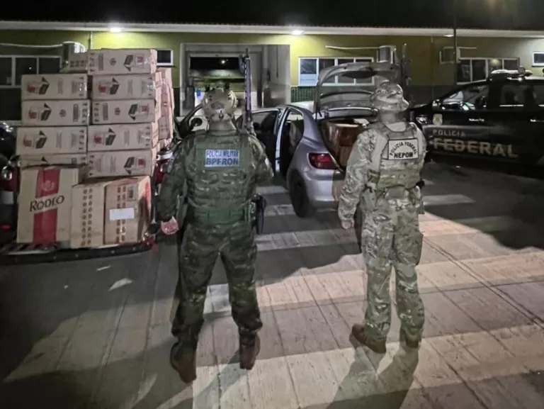 Carros carregados com quatro mil pacotes de cigarros são apreendidos em Mercedes