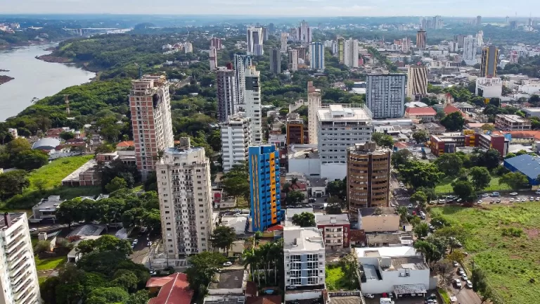 Foz do Iguaçu terá 64 voos extras durante temporada de verão