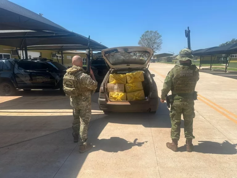 Carro carregado com cigarros paraguaios é apreendido em porto em Guaíra