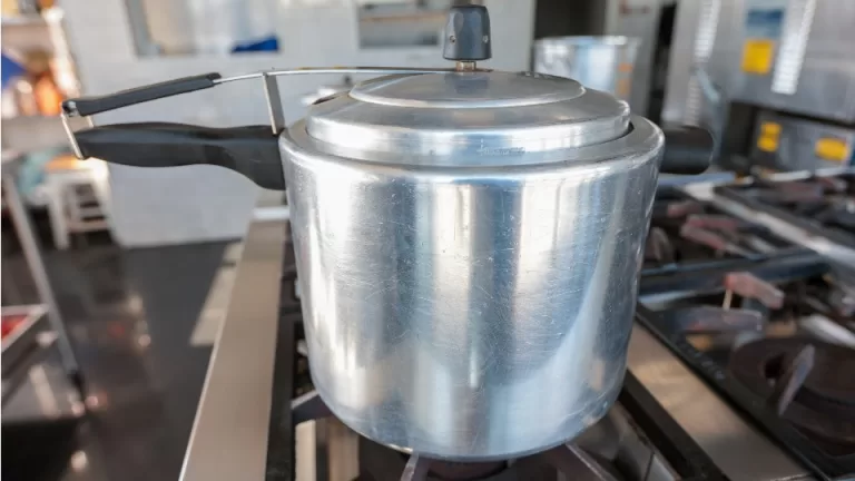 Corpo de Bombeiros do Paraná alerta para riscos e cuidados no uso da panela de pressão