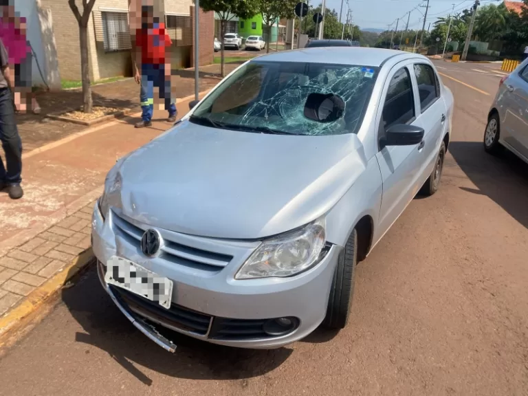 Jovem fica ferido em colisão em Mercedes