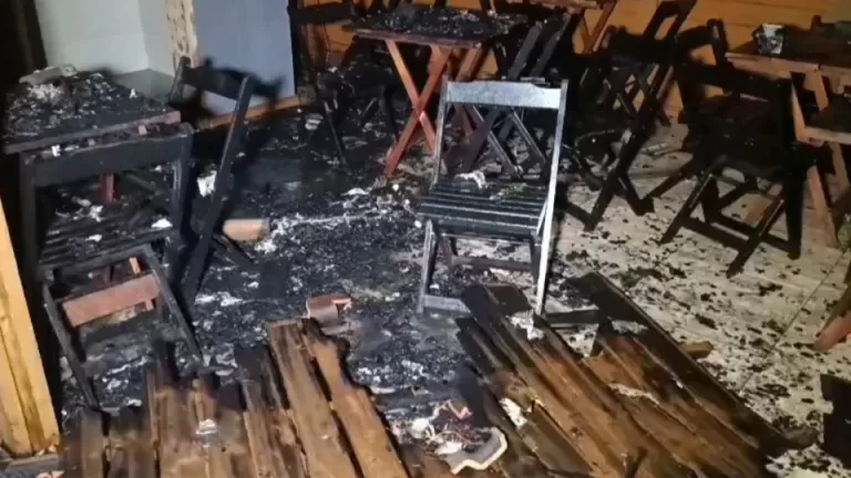 Hamburgueria de Toledo é destruída por incêndio