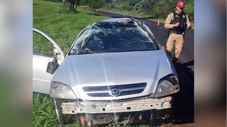 Jovem fica ferido em capotamento na PR-585 em Toledo