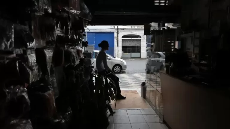 Vendavais, quedas de árvores e desabamentos deixam oito feridos em São Paulo