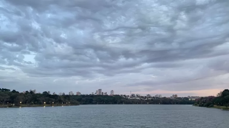 Frente fria traz possibilidade de chuvas isoladas ao Oeste e Sudoeste do Paraná