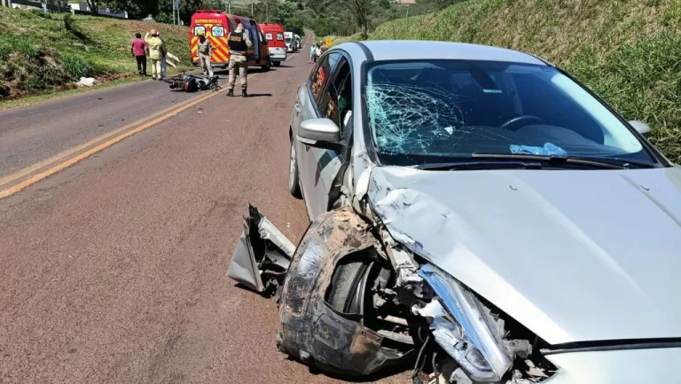 Colisão durante ultrapassagem deixa mulher em estado gravíssimo na PR-317 em Toledo