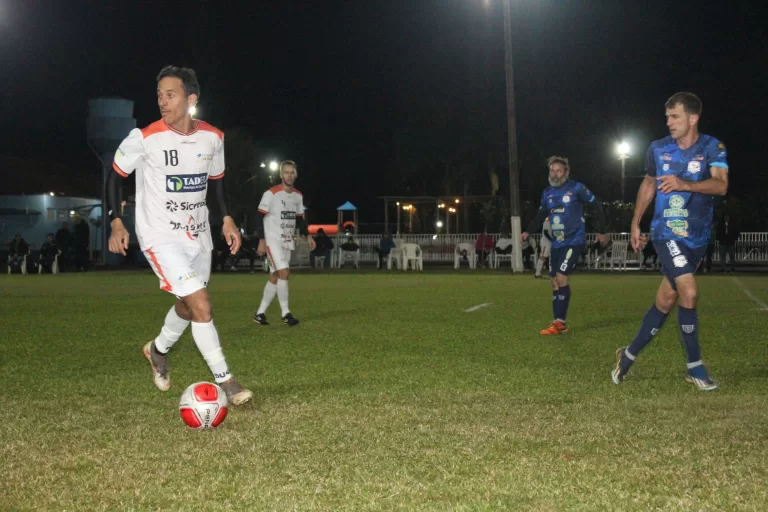 Semifinais do Municipal Veterano acontecem nesta quarta-feira no Valdir Schneider