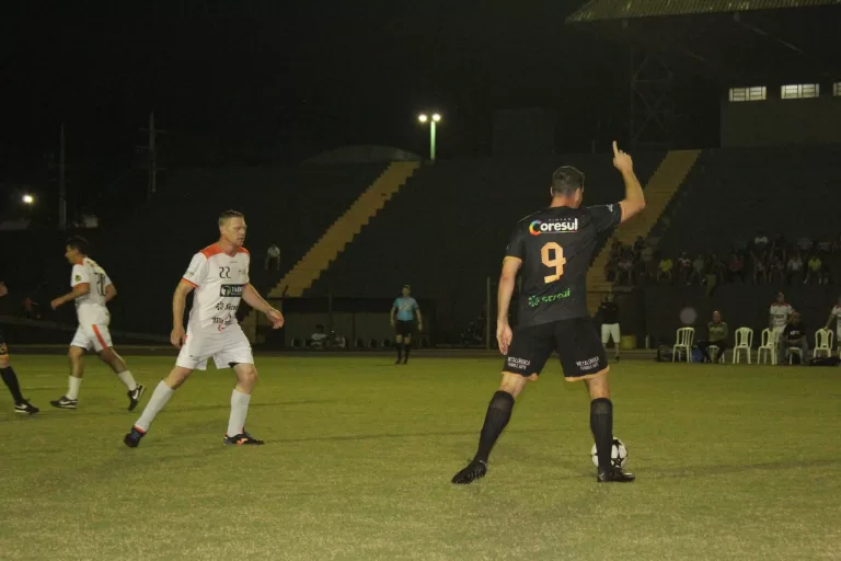Botafogo e Edson PY Lavacar vão decidir o Municipal de Futebol Suíço Veterano