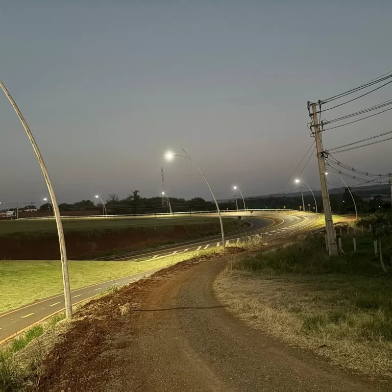 Iluminação na ciclovia entre a Avenida Rio Grande do Sul e o frigorífico da Lar é religada