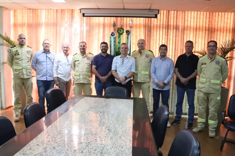 Programa para formação de bombeiros civis é apresentado às autoridades rondonenses