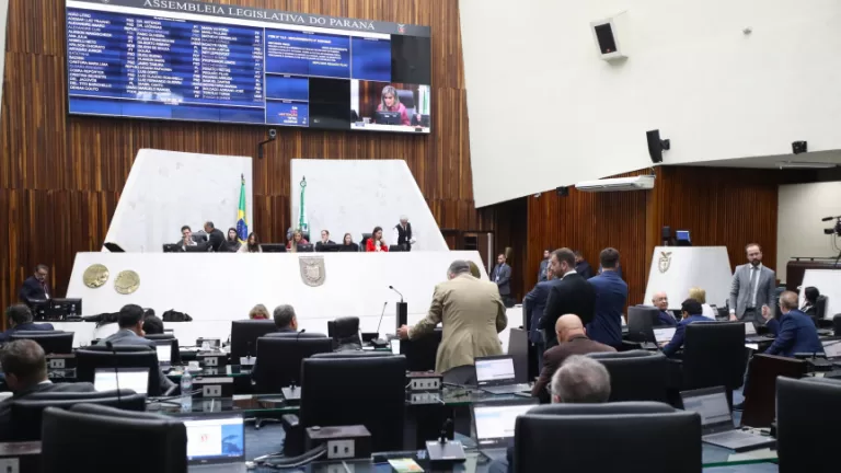 Assembleia Legislativa aprova projeto para reduzir em 45% o IPVA no Paraná