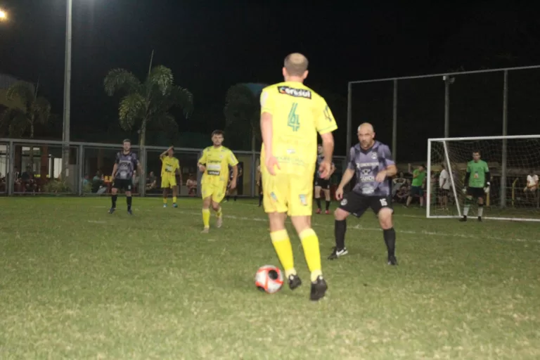 AACC, Falcão, Amigos do Nei e Real estreiam com vitória no Municipal de Suíço Livre