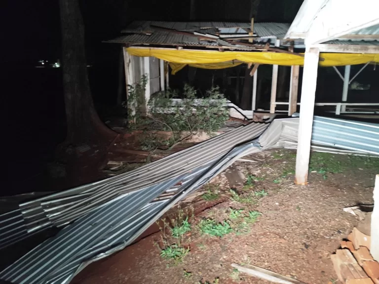 Vendaval provoca danos em clube e cancha de bocha em Nova Santa Rosa