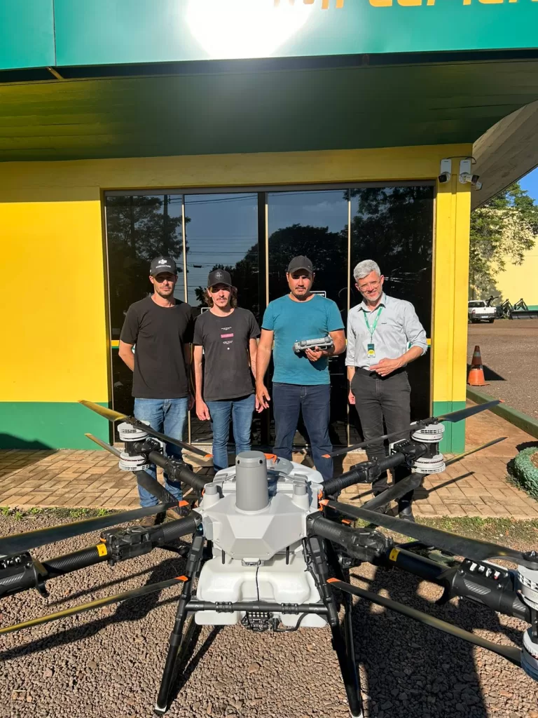 Copagril realiza primeira venda do drone agrícola DJI Agras modelo T100 no Paraná