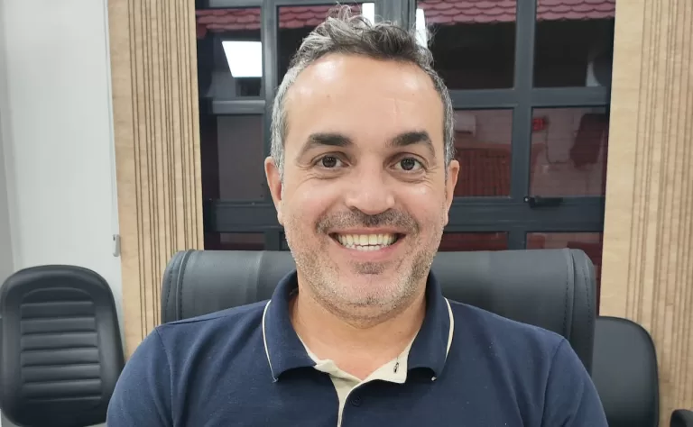 Juliano Oliveira solicita tapa-buracos e recapeamento na Rua Belém