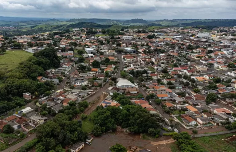 Prefeitura de Ibiporã abre PSS com 12 vagas e salários de até R$ 10 mil; veja como participar