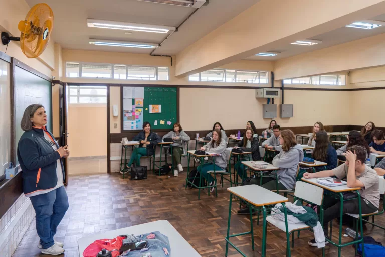 Estado anuncia convocação de mais 288 professores para a rede de educação