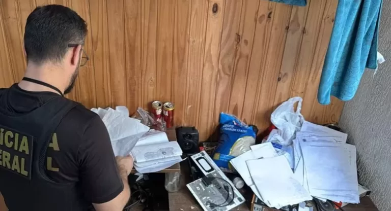 Homem é preso por armazenar vídeos de abuso infantil em Foz do Iguaçu