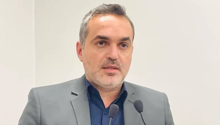 Vereador Juliano Oliveira solicita instalação de parquinho infantil nos bairros Botafogo e Higienópolis