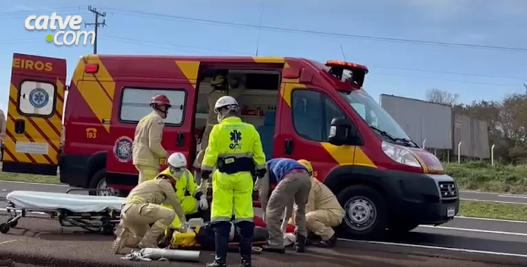 Mulher é atropelada por caminhão na BR-277 em Cascavel