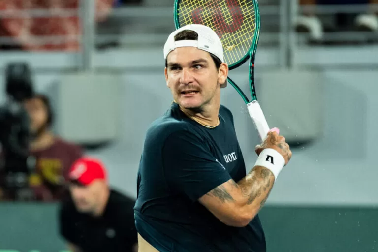 Wild vence duelo sul-americano e avança no quali de Melbourne