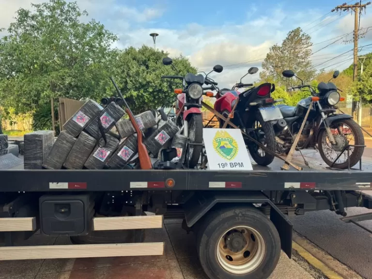 Casal é preso em Mercedes com 550 quilos de drogas, arma e três motos furtadas