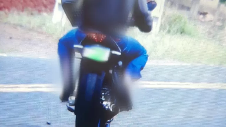 Radar móvel flagra motociclista a 171 km/h na PR-281