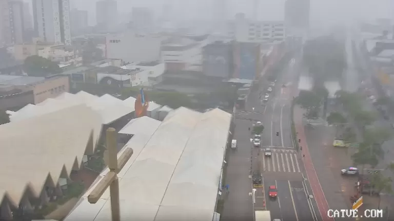 Paraná tem 1,5 mil imóveis sem energia; maior volume de ocorrências está no Oeste