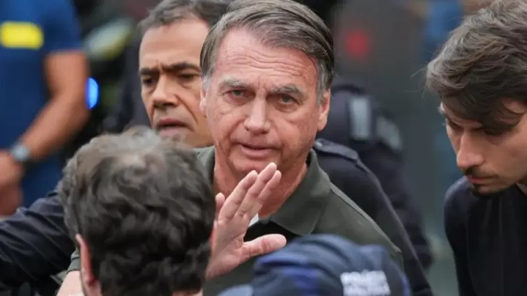 Moraes mantém prisão domiciliar de Bolsonaro