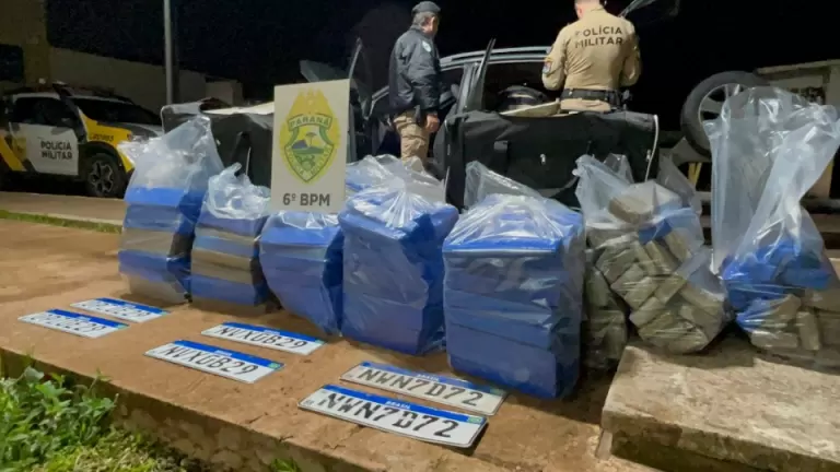 Veículo roubado com quase 400 quilos de maconha é apreendido na BR-277