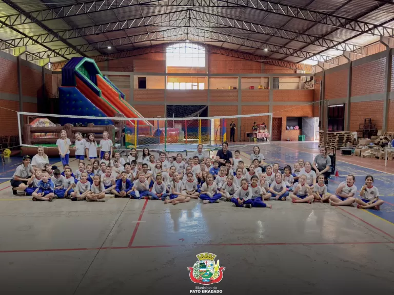 Pato Bragado realiza premiação para alunos destaques da escola municipal