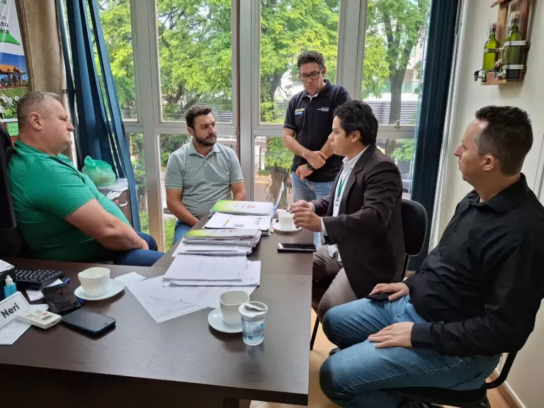 Reunião na prefeitura com representantes da Secretaria de Estado do Turismo trata de investimentos em Marechal Rondon