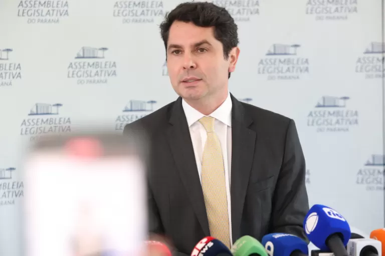 Assembleia Legislativa constrói emenda para incluir dívidas do IPVA no Programa Regulariza Paraná
