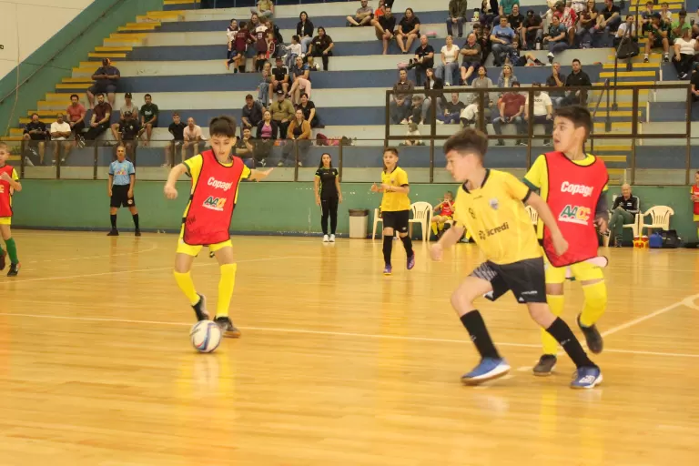 Copa Karl Schmidt de Futsal define finalistas em duas categorias