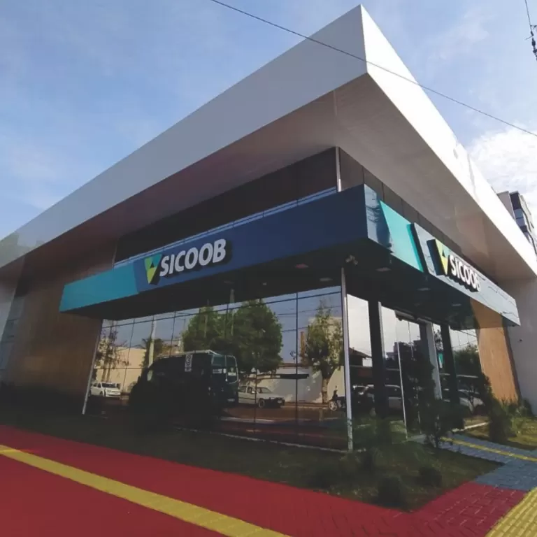 Sicoob e Sebrae anunciam R$ 5 bilhões em crédito para micro e pequenas empresas, e o Sicoob Confiança também disponibiliza a linha