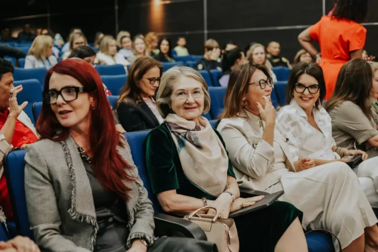 Mulheres em Movimento reconhece contribuição feminina nos espaços de poder