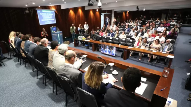 Audiência Pública aponta soluções para a crise no setor de bebidas provocada por casos de intoxicação por metanol