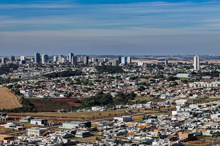 Outubro terá temperaturas e chuvas dentro da média histórica, prevê Simepar