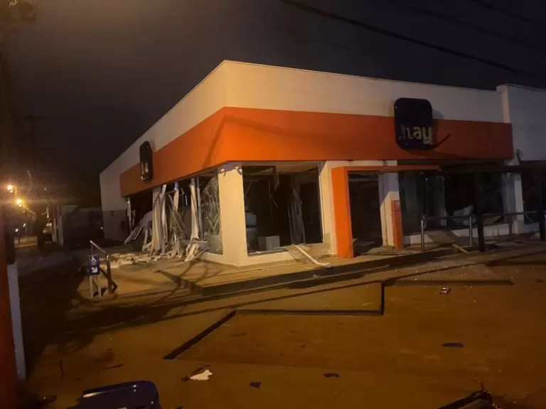 Quadrilha explode agência bancária e leva cerca de US$ 900 mil em Katueté