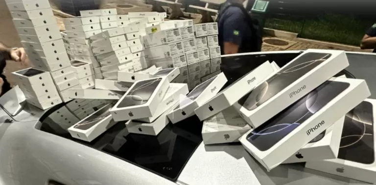 Polícia Militar e Receita Federal apreendem celulares em operação entre Toledo e Foz