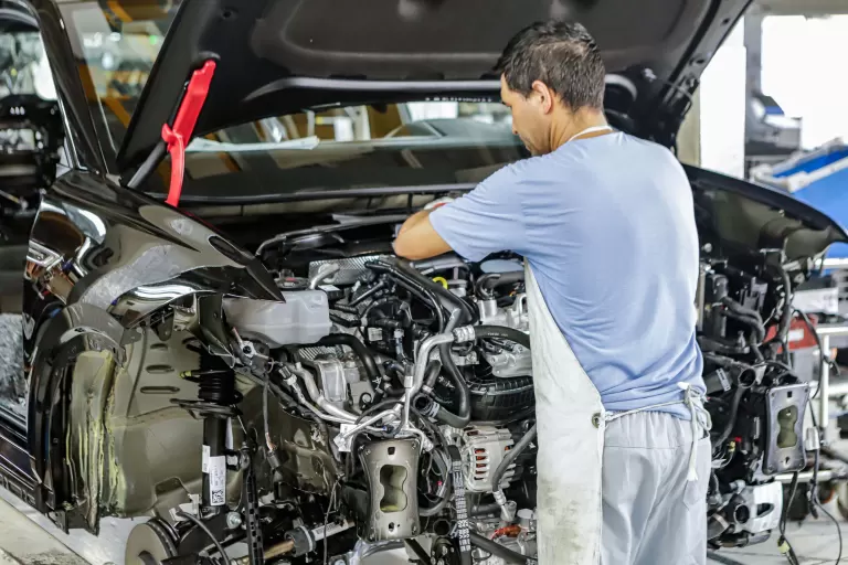 Com indústria como motor, Paraná tem 26,1 mil vagas nas Agências do Trabalhador