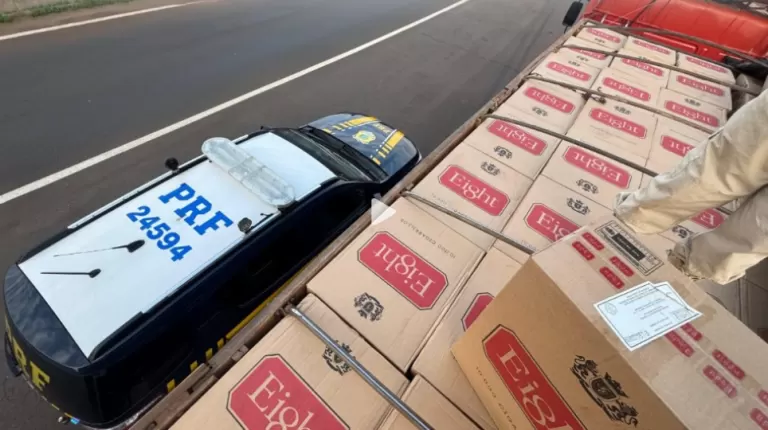 Motorista de caminhão é flagrado com 450 mil maços de cigarros na BR-163 em Guaíra
