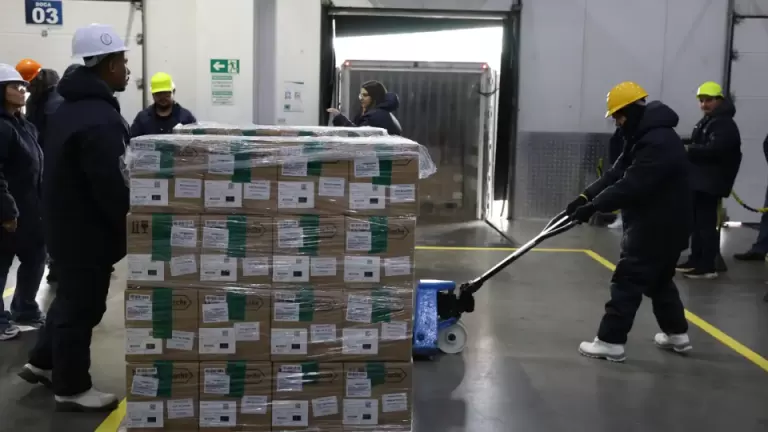 Brasil recebe lote de medicamento para tratar câncer de mama no SUS