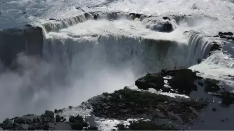 Nível do Rio Iguaçu baixa e Garganta do Diabo é reaberta na Argentina