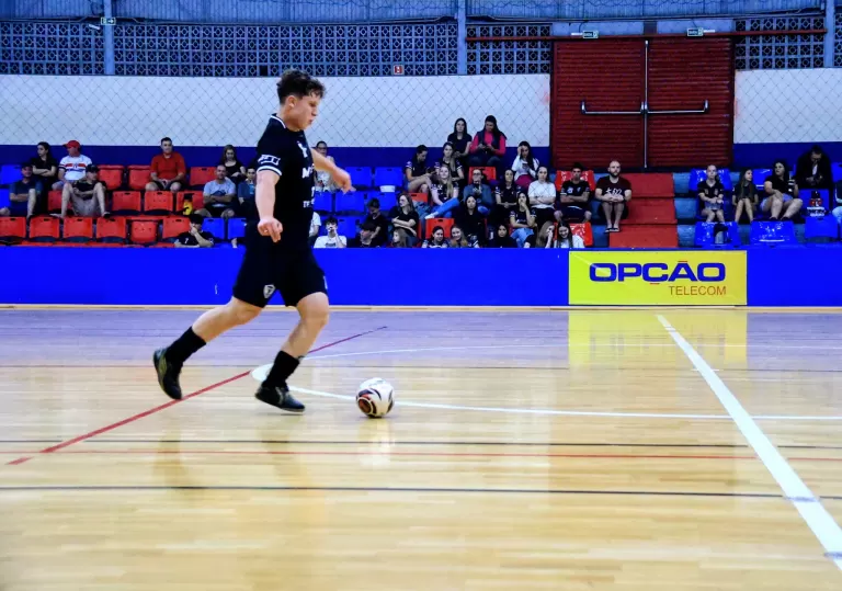 Abertura do Municipal de Futsal de Nova Santa Rosa é marcada por muitos gols