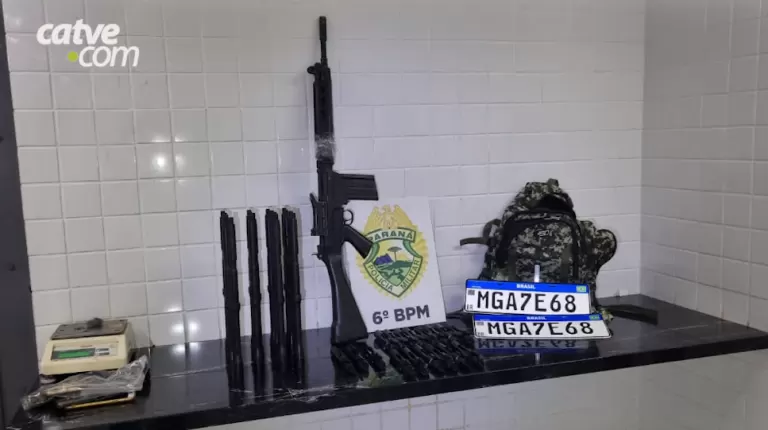 Operação integrada apreende fuzil e peças de armas de fogo e prende dois homens na BR-277