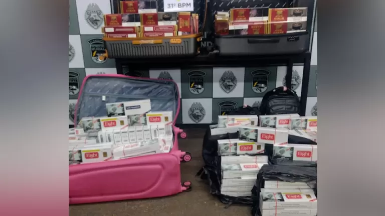 Patrulha Rural apreende malas com cigarros contrabandeados durante operação em Corbélia