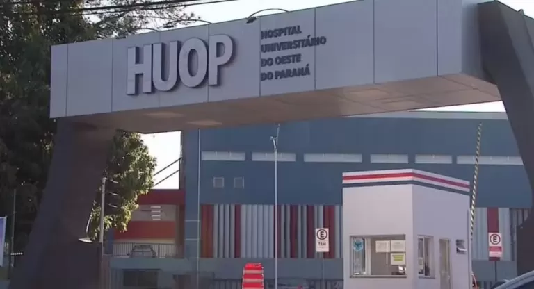 Bebê é encaminhado a hospital após se afogar em piscina