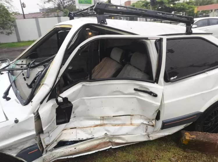 Casal fica ferido em acidente de trânsito no centro de Marechal Rondon